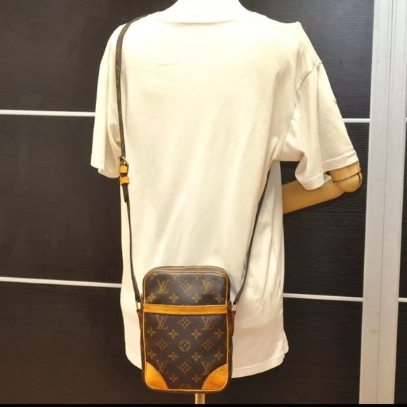 Authentic Louis Vuitton crossbody bag - Picture 5 of 16